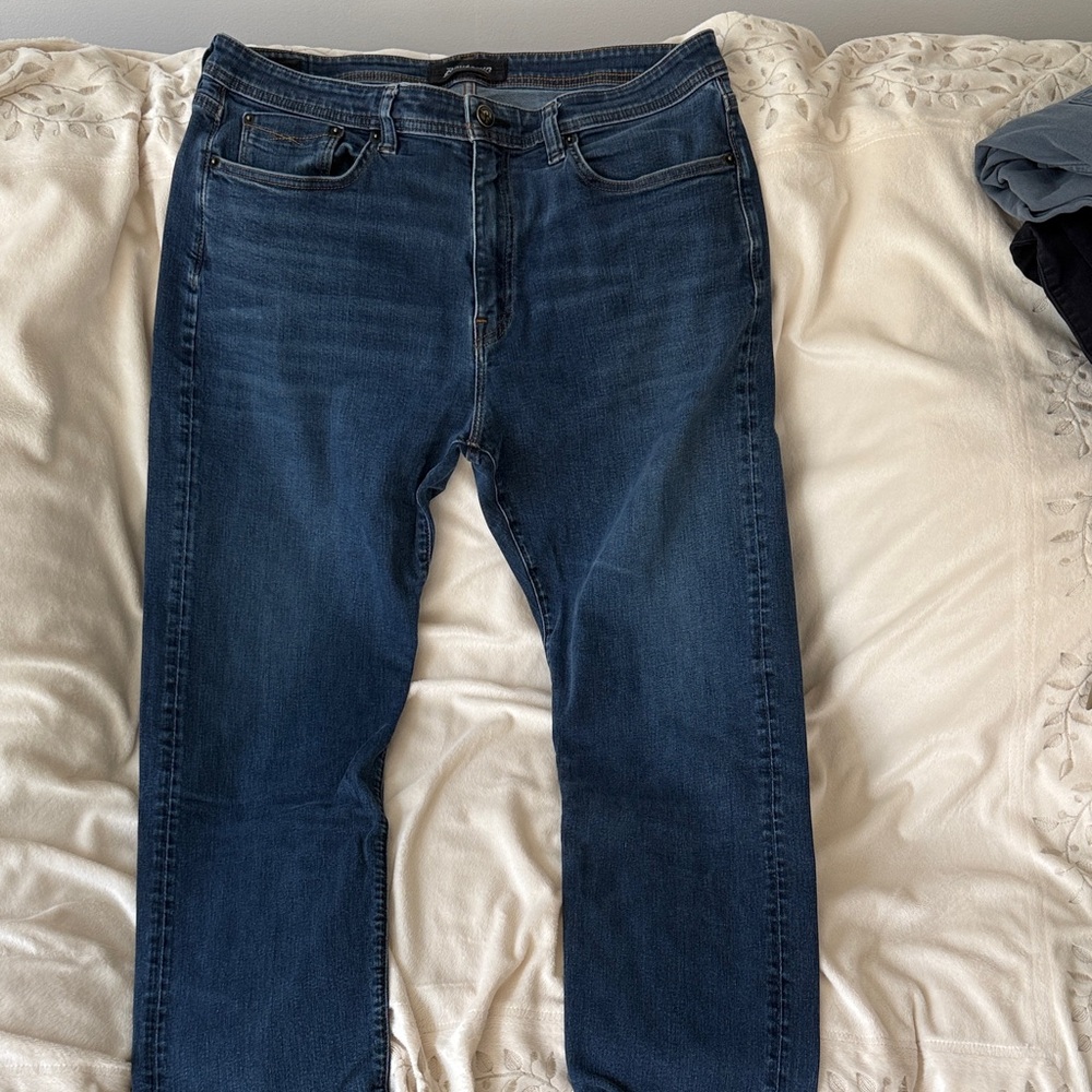Classic Indigo Straight Men's Jeans